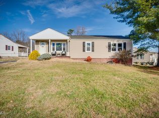 1520 Parton Dr, Kingsport, TN 37660