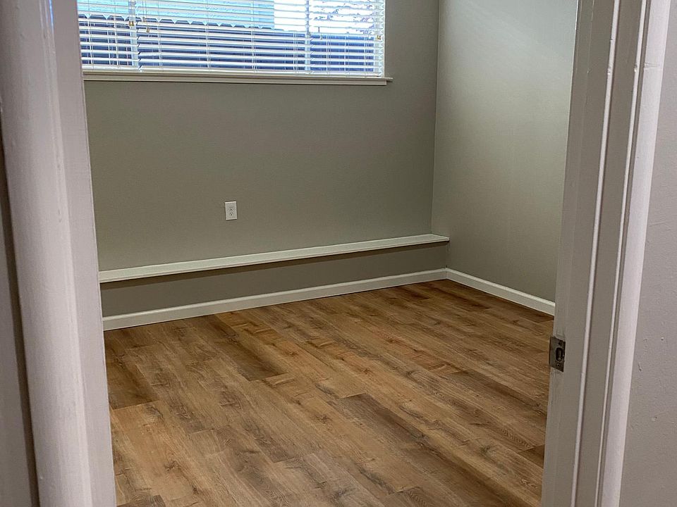 1st image of 211 Lincoln Ave APT 4