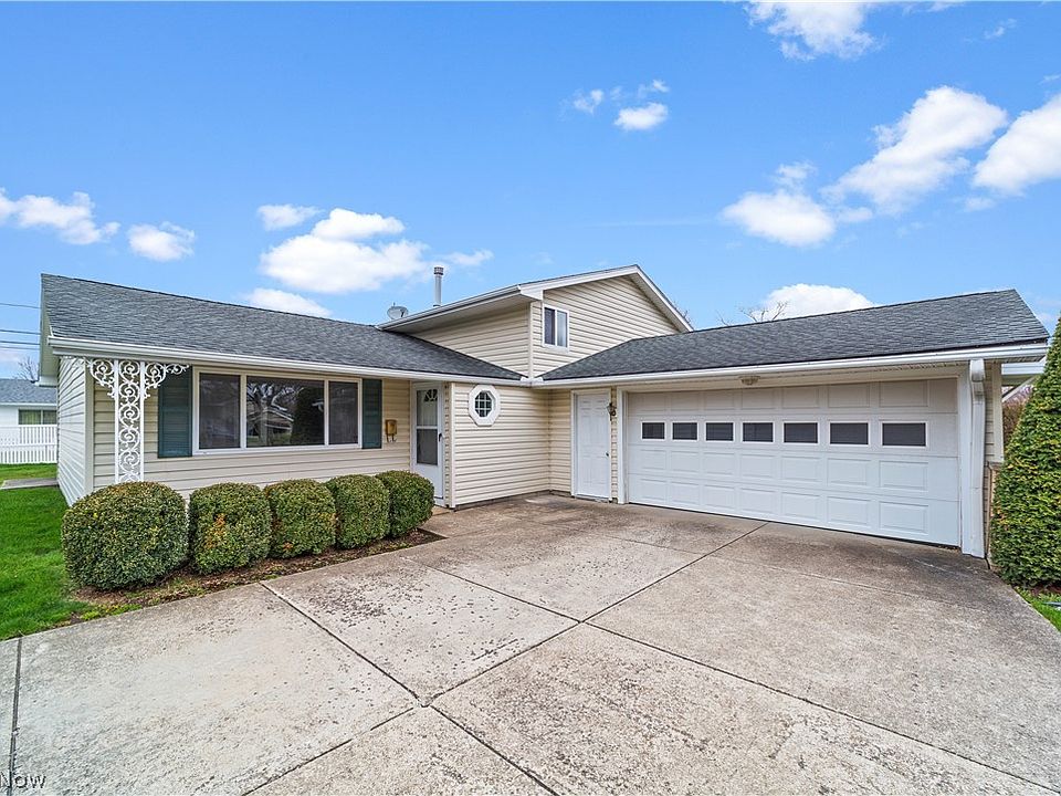 1st image of 25046 Deerfield Dr