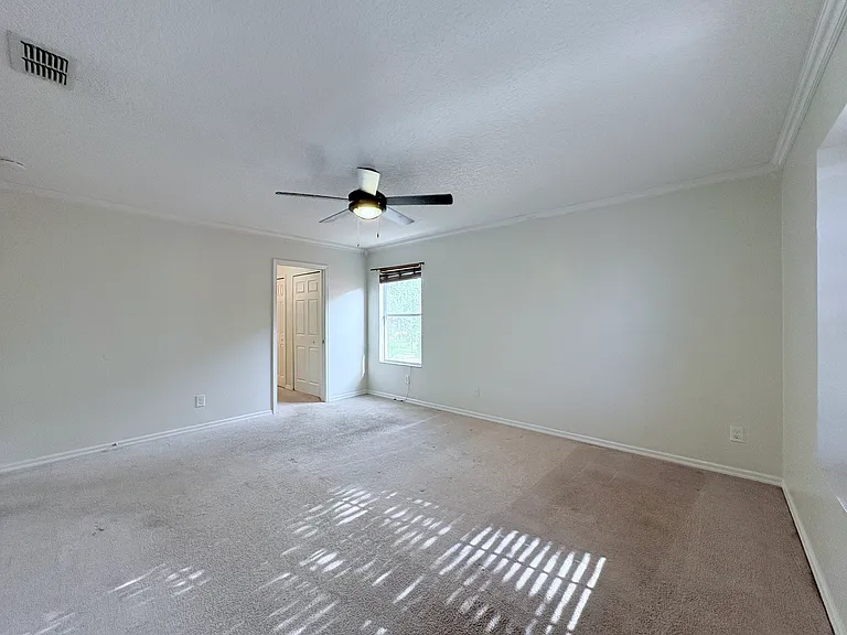 4616 Riverton Dr — Photo 15