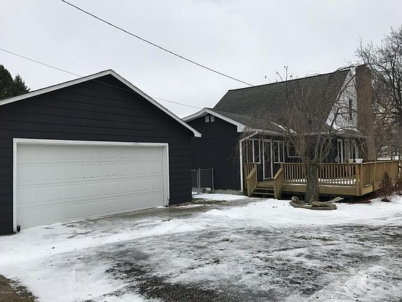 3rd image of 907 Pine St