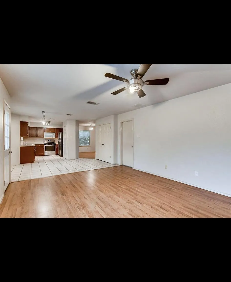 8445 Fern Bluff Ave — Photo 4