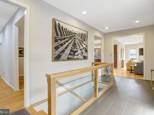 4715 38th St N, Arlington, VA 22207