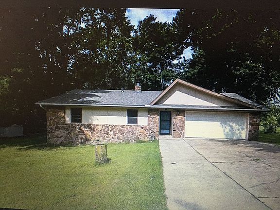 3rd image of 14759 Oakcrest Dr