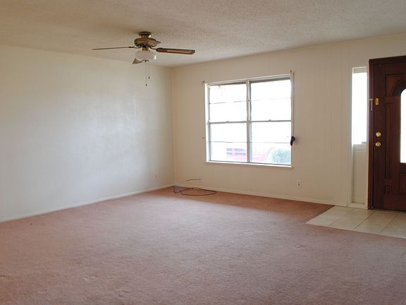 4th image of 118 Meadow Path Dr