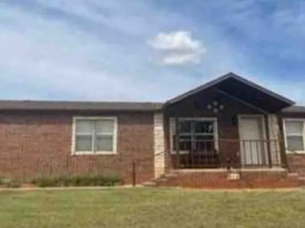 106 W 4th St, Foss, OK 73647