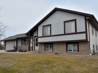 7800 S Burdick Ave, Oak Creek, WI 53154