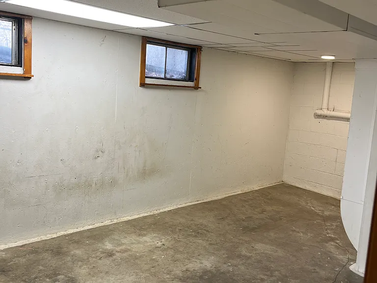 402 W Washington St #B — Photo 18