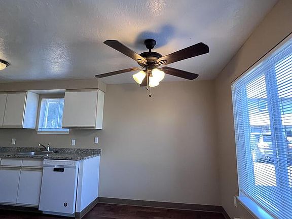 4th image of 1289 SE Holman Ave APT 7
