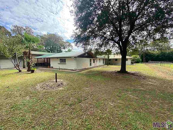 3rd image of 791 Lakeview Dr