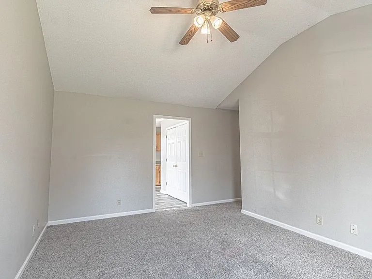 1805 Harbor Dr — Photo 7
