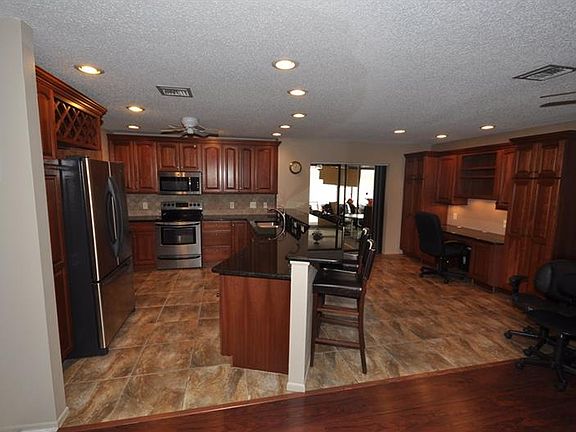 4th image of 9315 Saint Catherine Ave
