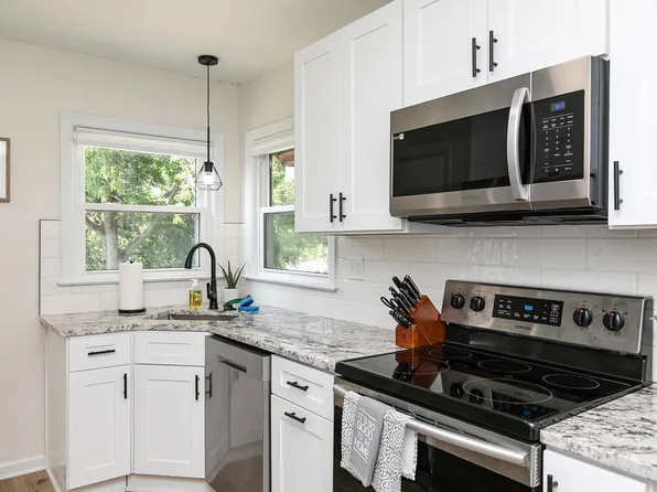 4901 SW 12th St, Des Moines, IA 50315