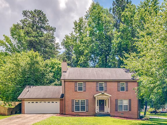 3rd image of 444 Sanderingham Ln