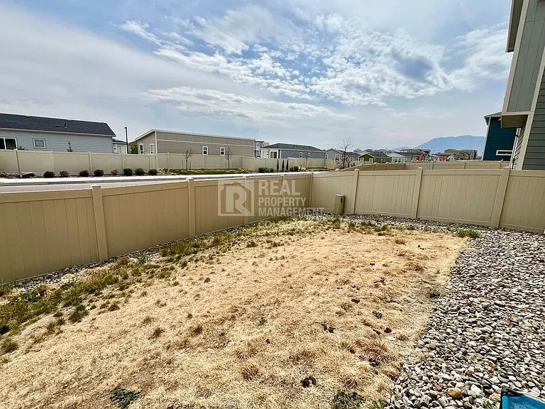 4424 Samaritan Loop — Photo 14