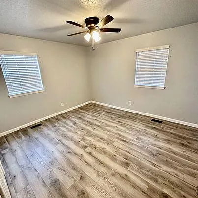 3215 Oakwood Dr — Photo 4