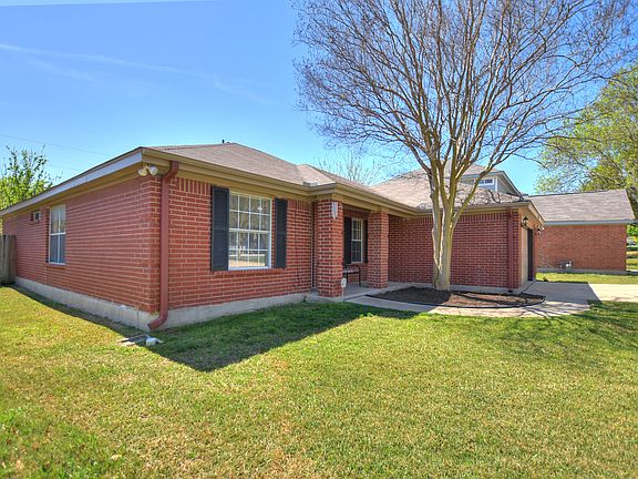 2nd image of 1909 Stratford Dr