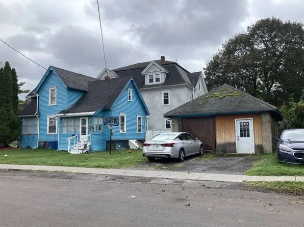 502 Valley Dr, Syracuse, NY 13207