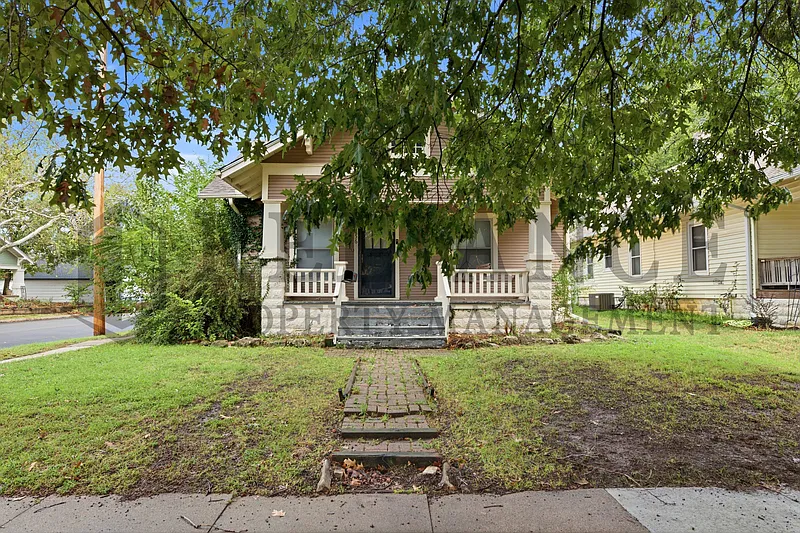 856 N Porter Ave