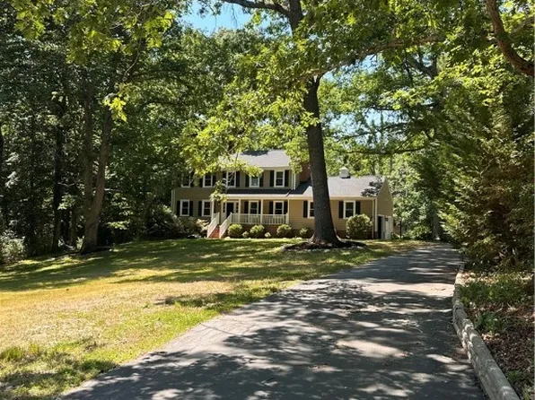 10035 Studley Farms Dr, Mechanicsville, VA 23116