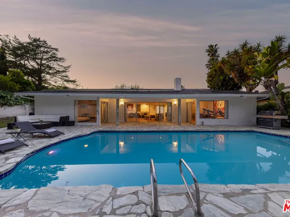 3700 Regal Vista Dr, Sherman Oaks, CA 91403