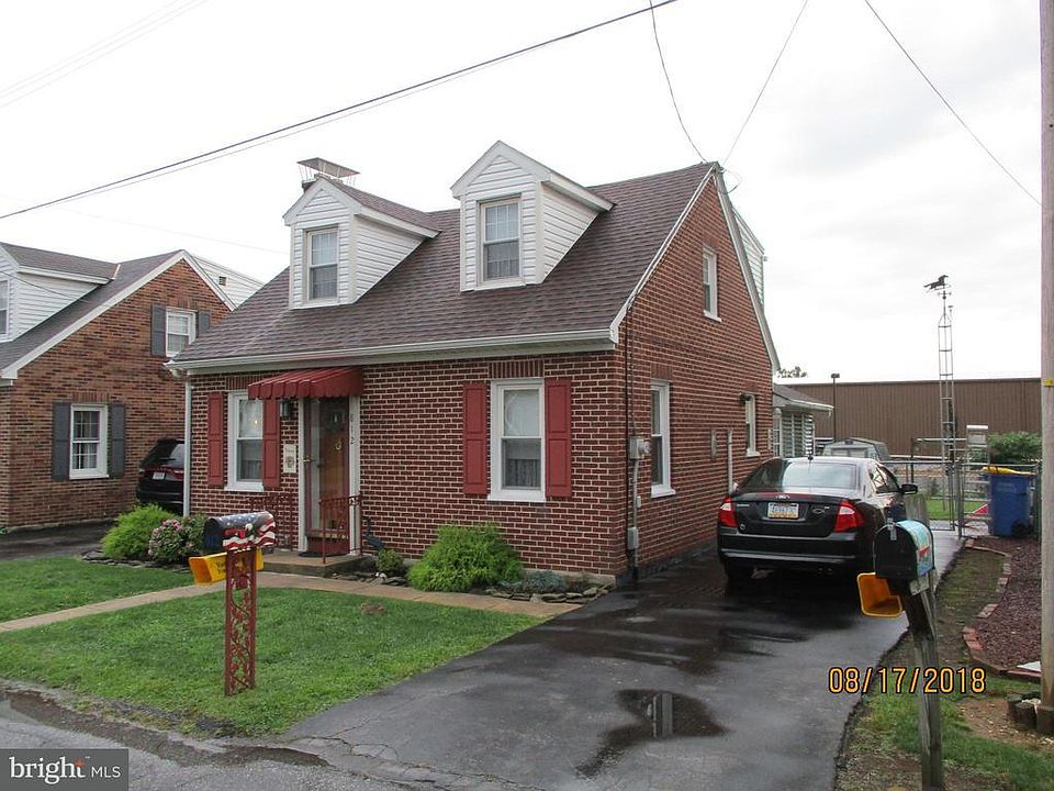 2nd image of 812 10th Ave