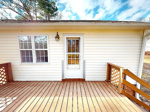 115 Stoneview Cir — Photo 10