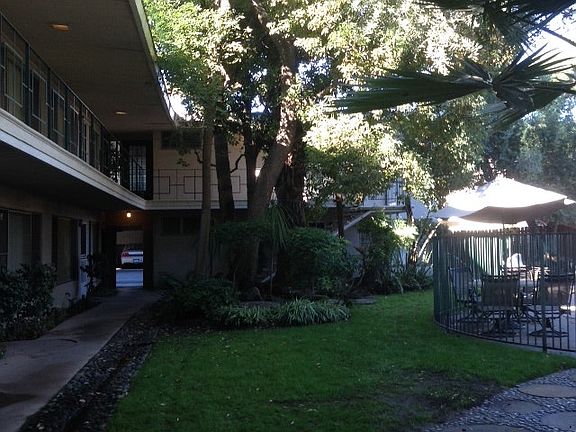 4th image of 621 N Hill Ave APT 2