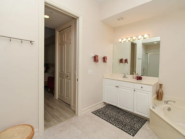 825 Bentwater Cir #101 — Photo 39
