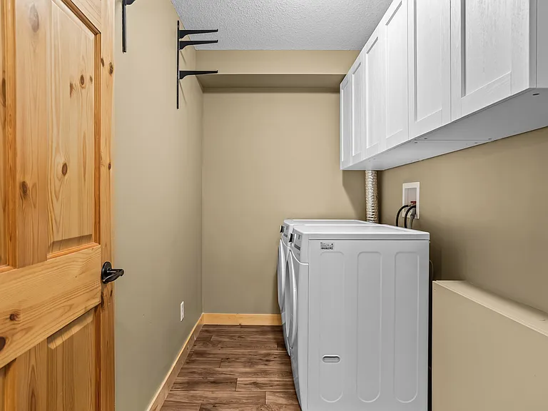 300 Palliser Ln #323 — Photo 32