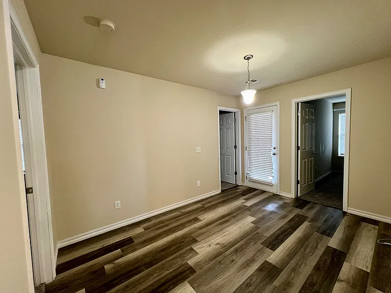 2205 SW 93rd St — Photo 13