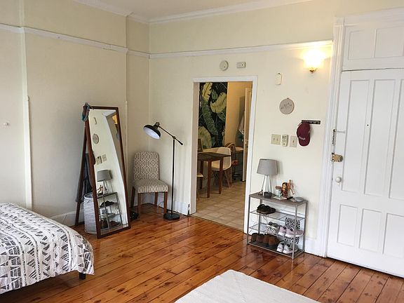 Living room and kitchen entrance