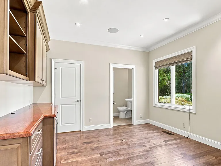 16771 Frank Ave — Photo 10