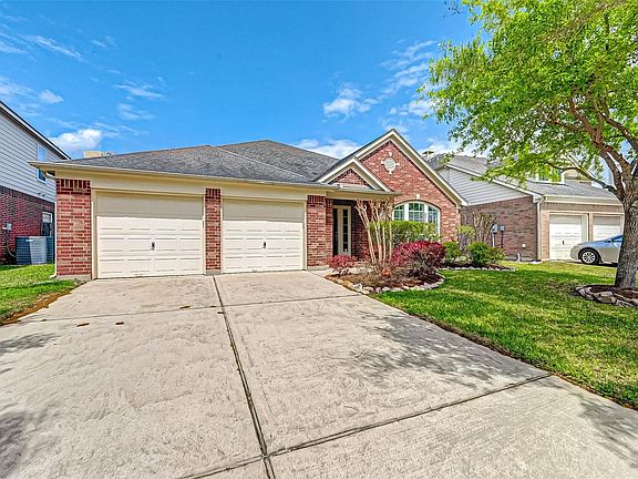 3rd image of 6210 Royal Hollow Ln