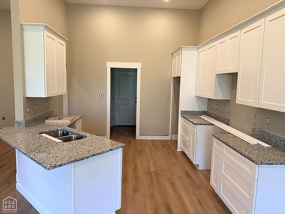 3rd image of 131 Clearwater Dr