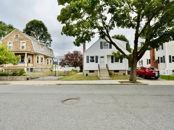 94 Edgemere Rd, West Roxbury, MA 02132