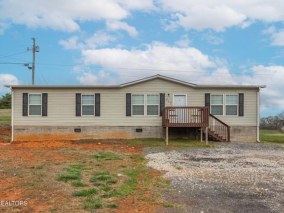 3rd image of 915 Howell River Rd