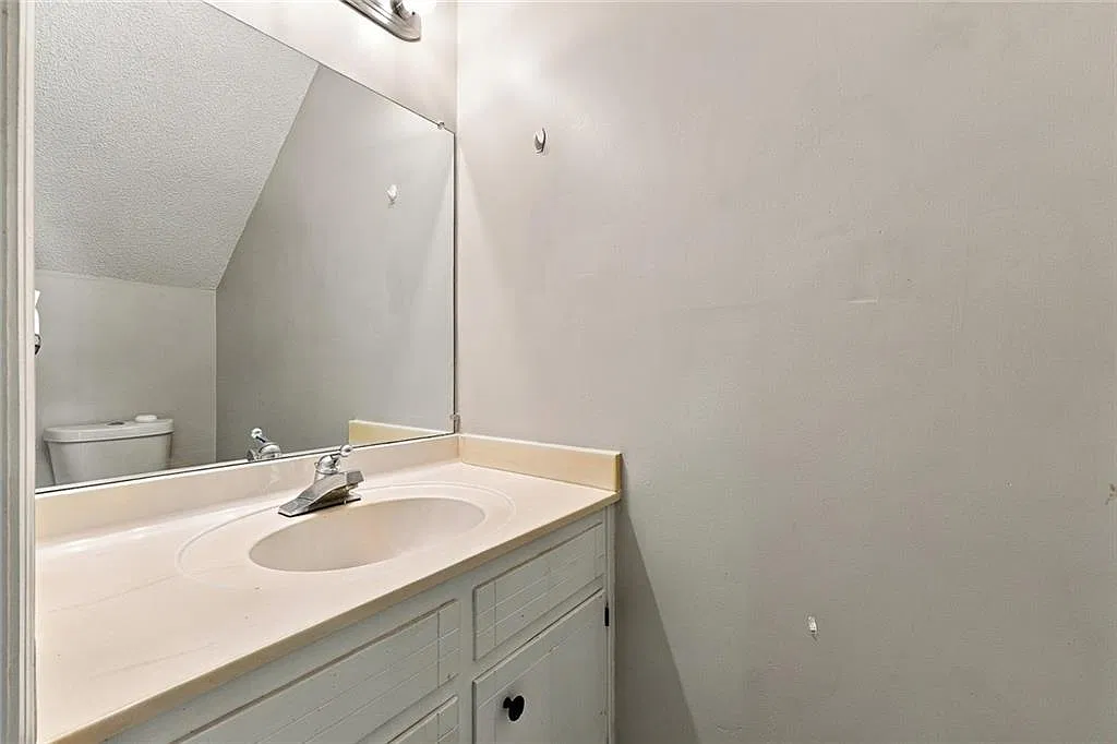 2 bed, 1.5 bath, 1024 sqft, $1,400 — Photo 4