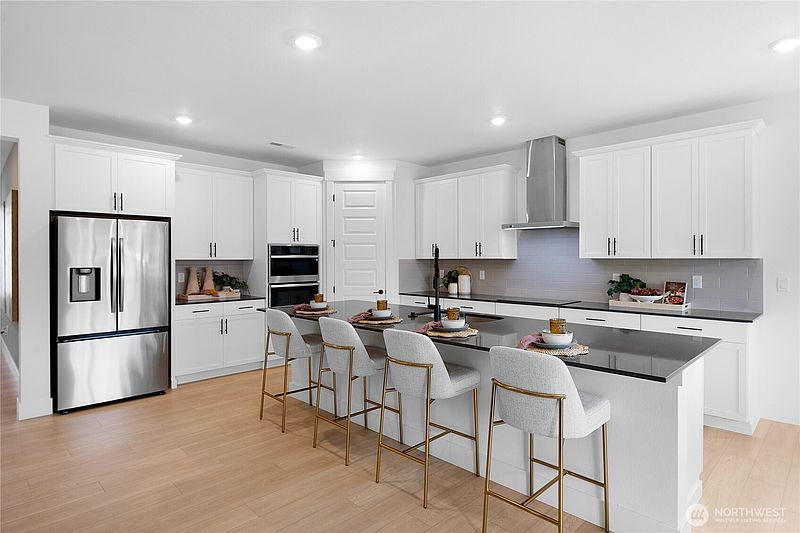 2nd image of 649 Sunbeam Place