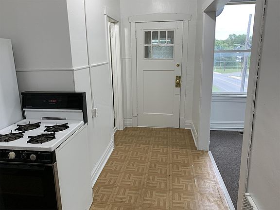 3rd image of 2945 Dekalb St APT 1