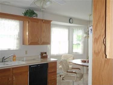 4th image of 1075 Fox Den Trl