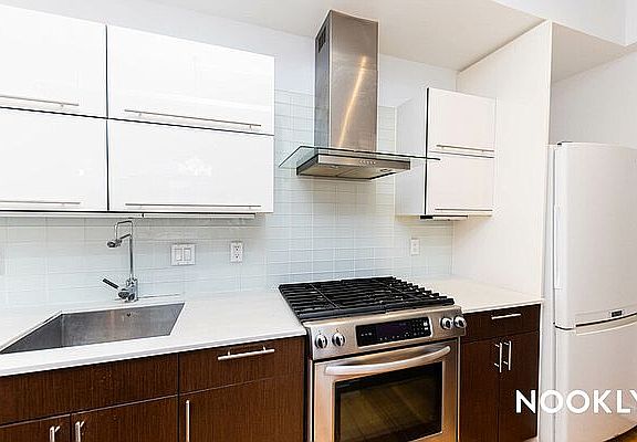 3rd image of 474 Grand Ave #9
