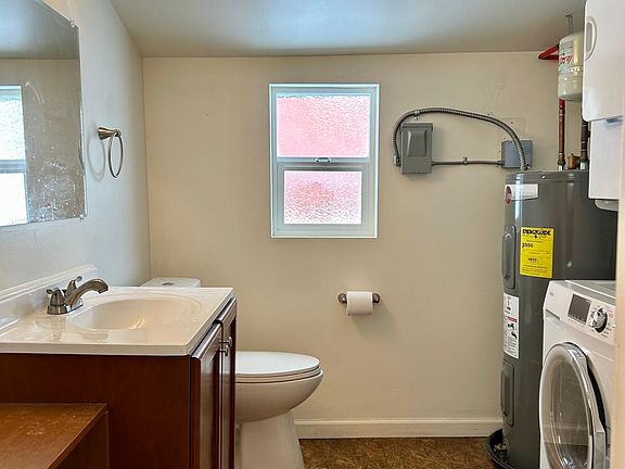 4th image of 358 N Griffith St #B