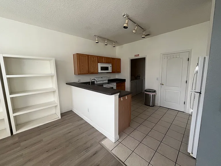 1024 Sandy Ridge Dr — Photo 7
