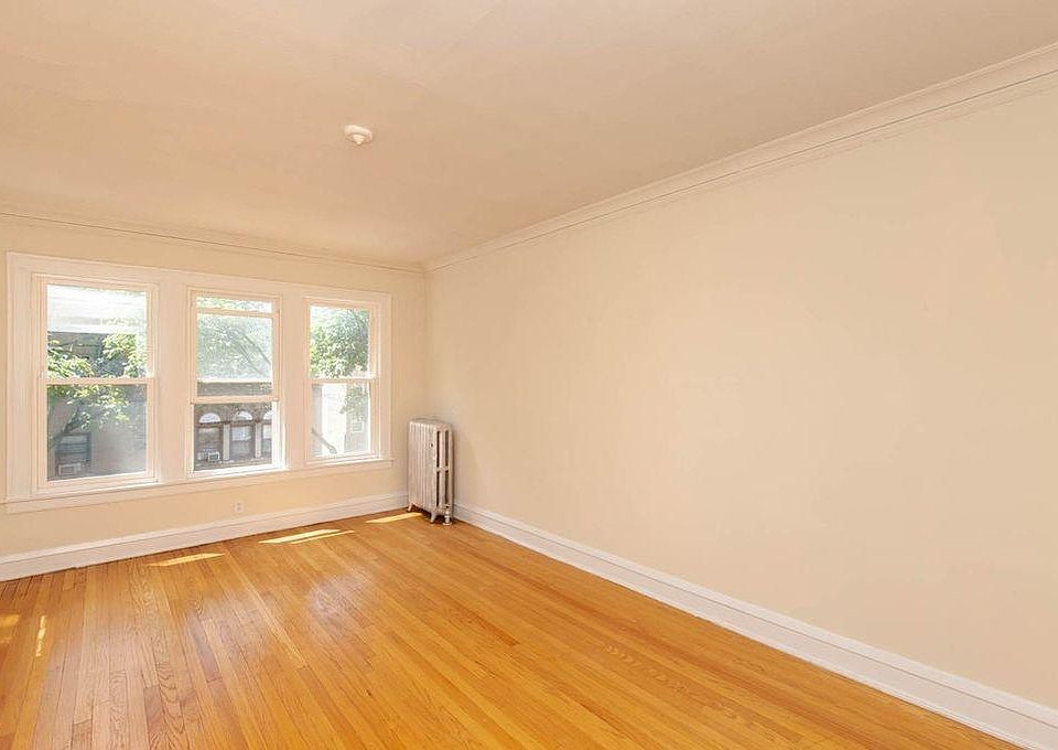 1st image of 7435 N Seeley Ave #2