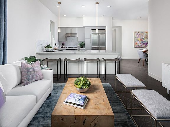 3rd image of 382 Llano De Los Robles Ave #4