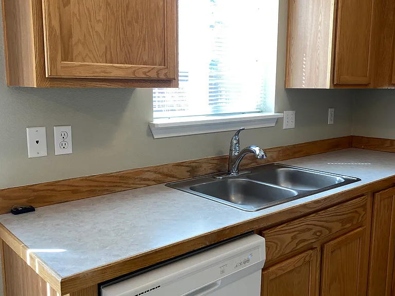 2125 NW Deschutes Pl #A — Photo 8