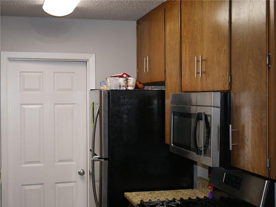 1st image of 306 White Oak Dr #A