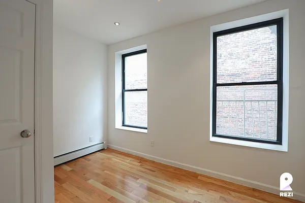 Rented by REZI | media 11