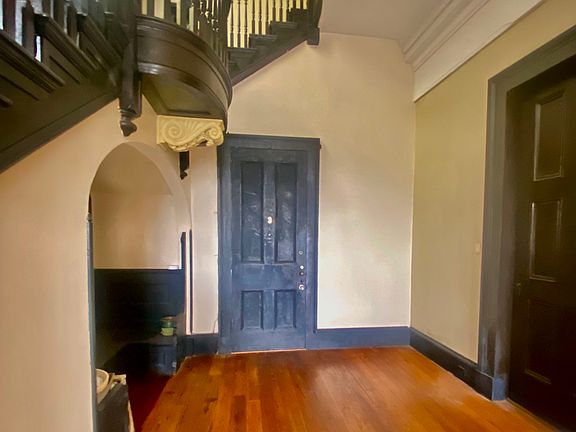 3rd image of 1531 Jackson Ave APT 3